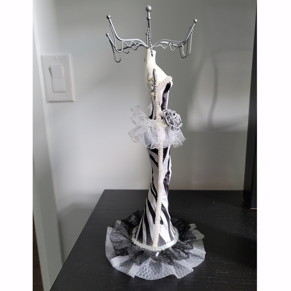 Jewelry Stand - Picture 4 of 5